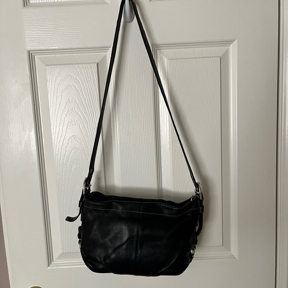 Coach F15065 East West Black Leather Shoulder Bag - Picture 3 of 7